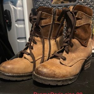 DromeDaris LaceUp Kara Boots